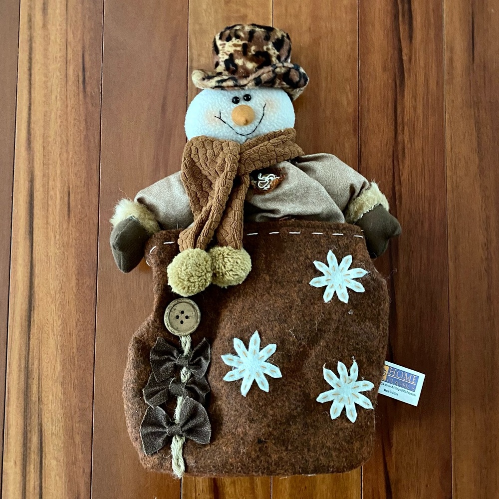 Snowman With Pouch